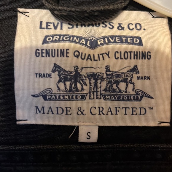 Levi’s Embroidered Denim Jacket - Picture 3 of 4
